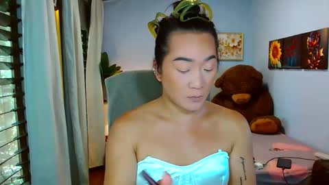 Snapshot of louie_sexy chatting on 04.23.26 Cathy online show from 04.23.26