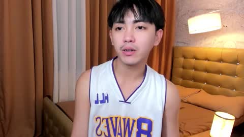 Snapshot of louieismy_name chatting on 10.23.25 ignot ursh online show from 10.23.25