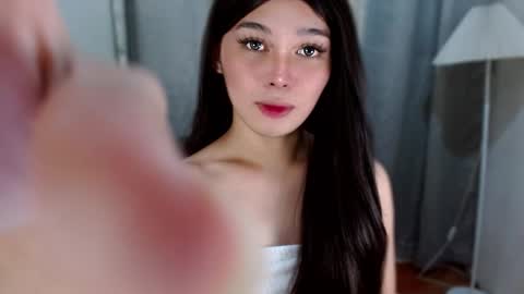 Snapshot of louilalicious chatting on 10.18.25 louilalicious online show from 10.18.25