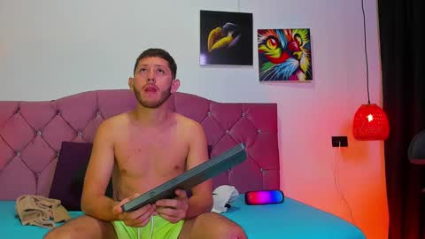 OF louis bcasta1 online show from 02.05.25