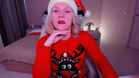 Snapshot of louisa_bay chatting on 12.25.24 Louisa online show from 12.25.24