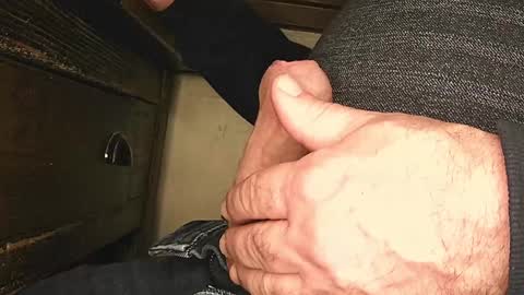 Snapshot of love_aero chatting on 12.30.24 big head online show from 12.30.24