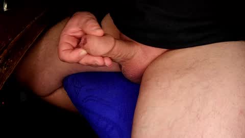 Snapshot of love_aero chatting on 01.21.25 big head online show from 01.21.25