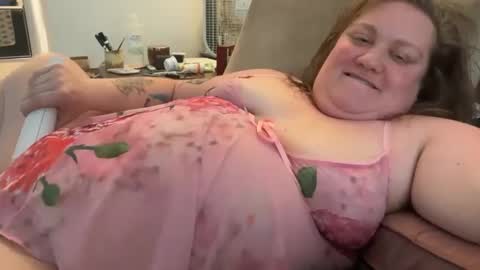 Sara and Leigh online show from 09.09.25