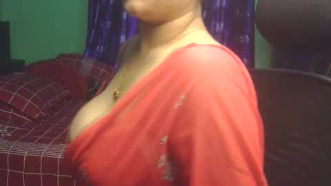 Snapshot of love_luna_angel chatting on 12.20.25 Luna online show from 12.20.25