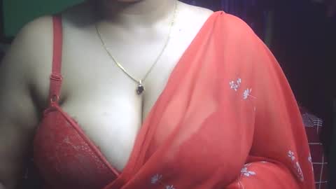 Snapshot of love_luna_angel chatting on 03.01.26 Luna online show from 03.01.26