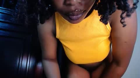 Snapshot of love_niahh chatting on 04.29.26 niahh online show from 04.29.26