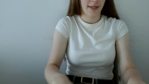 Snapshot of love_vivian chatting on 06.24.26 Vivian online show from 06.24.26