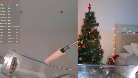 Snapshot of lovebabyblush chatting on 12.20.24 Shynie online show from 12.20.24