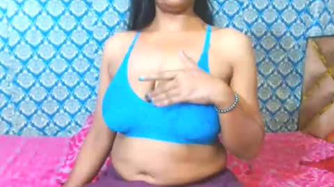 Snapshot of lovefunnitya chatting on 04.22.26 Divya online show from 04.22.26