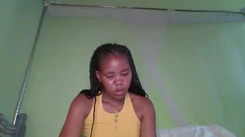 Snapshot of lovegal335 chatting on 04.11.26 lovegal335 online show from 04.11.26