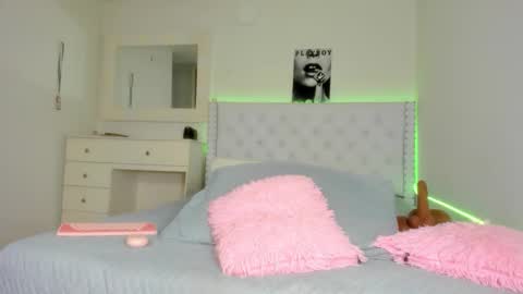 Val online show from 12.21.25