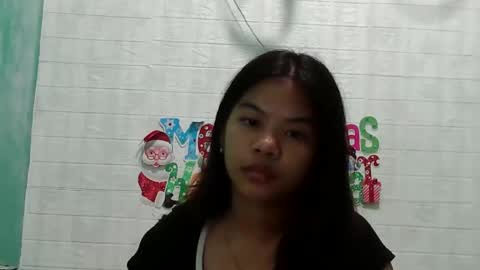 Snapshot of lovellypussy4u chatting on 12.16.25 lovellypussy4u online show from 12.16.25