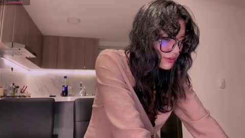 Allyson 3 online show from 11.19.25