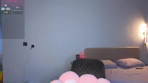 Snapshot of lovely_babyy chatting on 02.11.25 Jenny online show from 02.11.25