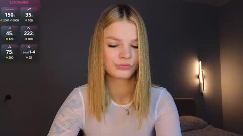 Snapshot of lovely_babyy chatting on 02.13.25 Jenny online show from 02.13.25