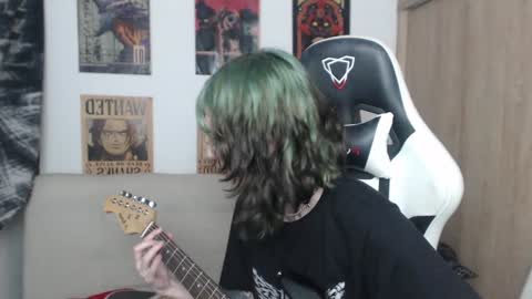 Cassie online show from 01.12.25