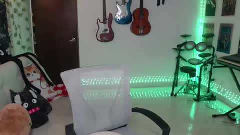 Cassie online show from 10.26.25