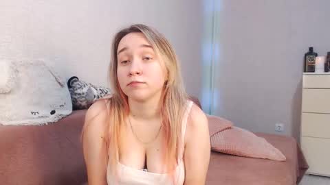 Snapshot of lovely_hayley chatting on 11.25.25 Lovely Hayley online show from 11.25.25