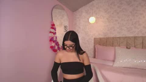 lovely_julls online show from 02.13.26