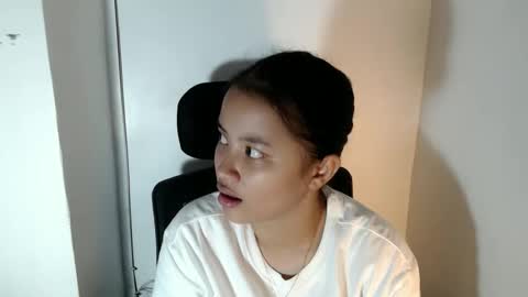 Snapshot of lovely_kiara16 chatting on 05.19.26 Kiara online show from 05.19.26