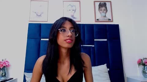 Snapshot of lovely_kitten_ chatting on 10.29.25   online show from 10.29.25
