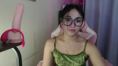 lovely_leah23 online show from 11.04.25