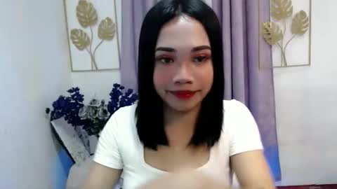 lovely_lianne online show from 11.23.25
