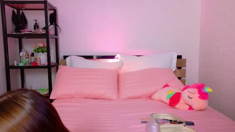 Snapshot of lovely_poppy chatting on 10.18.25 Lolly online show from 10.18.25