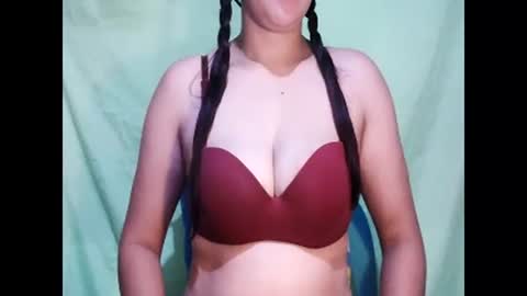 Snapshot of lovely_rose25 chatting on 09.27.25 lovely rose25 online show from 09.27.25