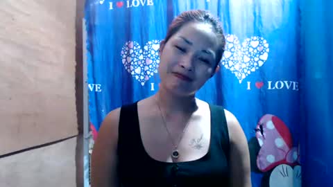 Snapshot of lovely_singlemom chatting on 07.23.26 ask me dear online show from 07.23.26