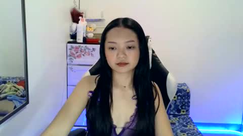 lovely_slutty online show from 12.22.25