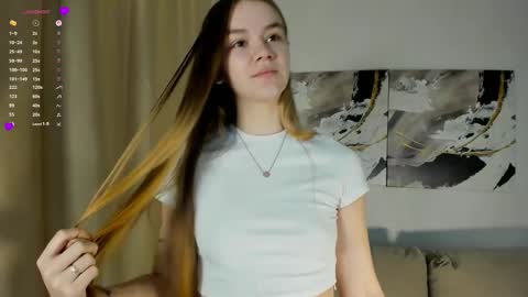 Snapshot of lovelygracee chatting on 09.08.25 lovelygracee online show from 09.08.25