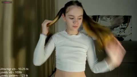 Snapshot of lovelygracee chatting on 09.14.25 lovelygracee online show from 09.14.25