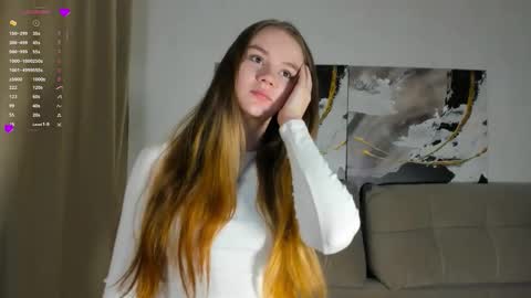 Snapshot of lovelygracee chatting on 09.22.25 lovelygracee online show from 09.22.25