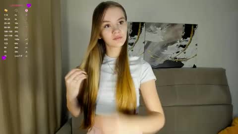 Snapshot of lovelygracee chatting on 09.30.25 lovelygracee online show from 09.30.25