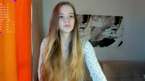 Snapshot of lovelygracee chatting on 10.21.25 lovelygracee online show from 10.21.25