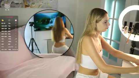Snapshot of lovelygracee chatting on 06.15.26 lovelygracee online show from 06.15.26