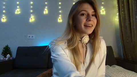 Snapshot of lovelykatea chatting on 01.01.25 Kate only online show from 01.01.25
