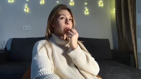 Snapshot of lovelykatea chatting on 01.09.25 Kate only online show from 01.09.25