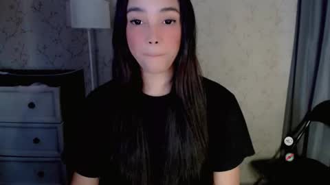 Snapshot of lovelylaiza chatting on 05.30.26 Cutie Laiza online show from 05.30.26
