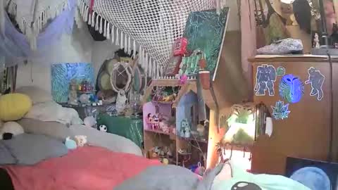 lala online show from 11.22.25