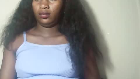 lovelylarra online show from 03.13.26