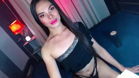 Snapshot of lovelymiss_shyna11 chatting on 02.26.25 lovelymiss_shyna11 online show from 02.26.25