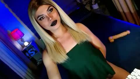 Snapshot of lovelymiss_shyna11 chatting on 09.29.25 lovelymiss_shyna11 online show from 09.29.25
