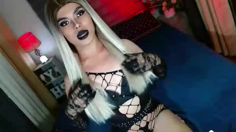 Snapshot of lovelymiss_shyna11 chatting on 10.14.25 lovelymiss_shyna11 online show from 10.14.25