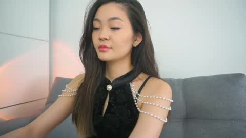 kim online show from 02.24.25