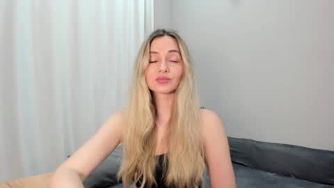 Snapshot of lovelyrose135 chatting on 02.27.26 Lovely Rose online show from 02.27.26