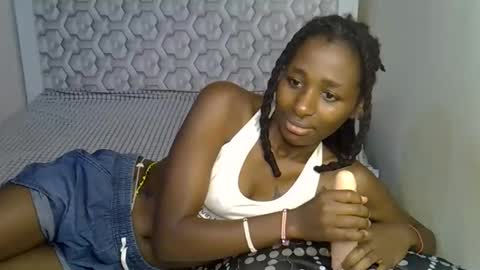 lovelytin online show from 10.24.25