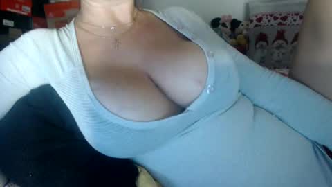 lovelywoman22 online show from 12.15.24